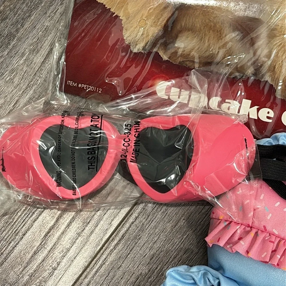 Dog costume - cupcake girl